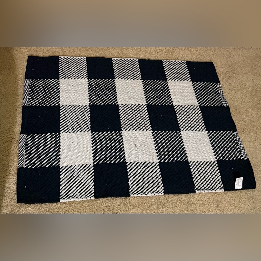 Buffalo Check Scatter Rug - Picture 2 of 3